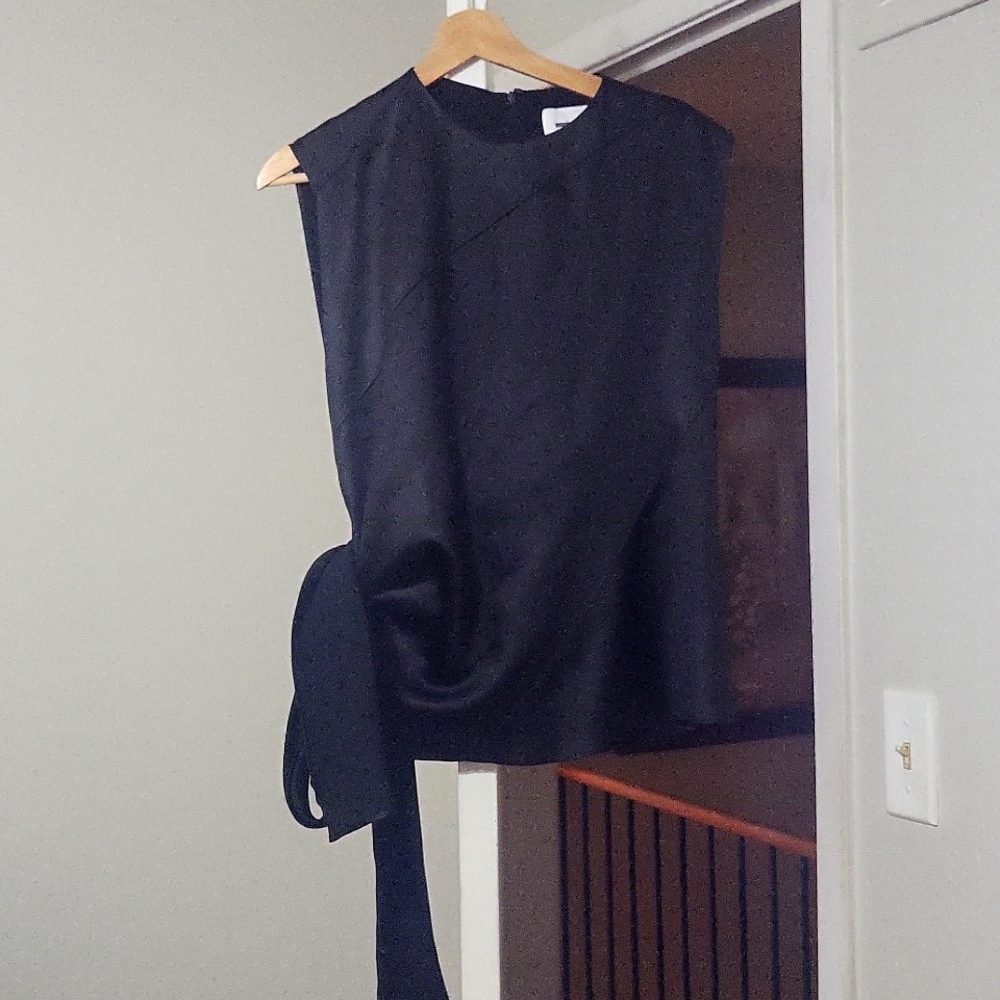 Sleeveless wrap blouse